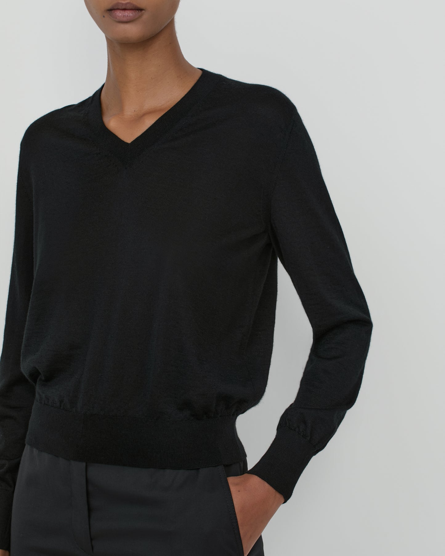 Cosima V-Neck Black