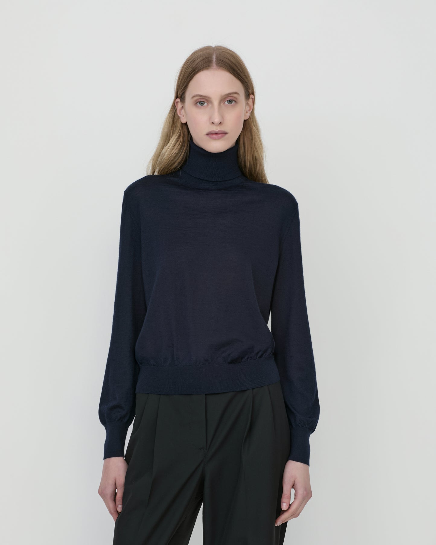 Pax Turtleneck Navy