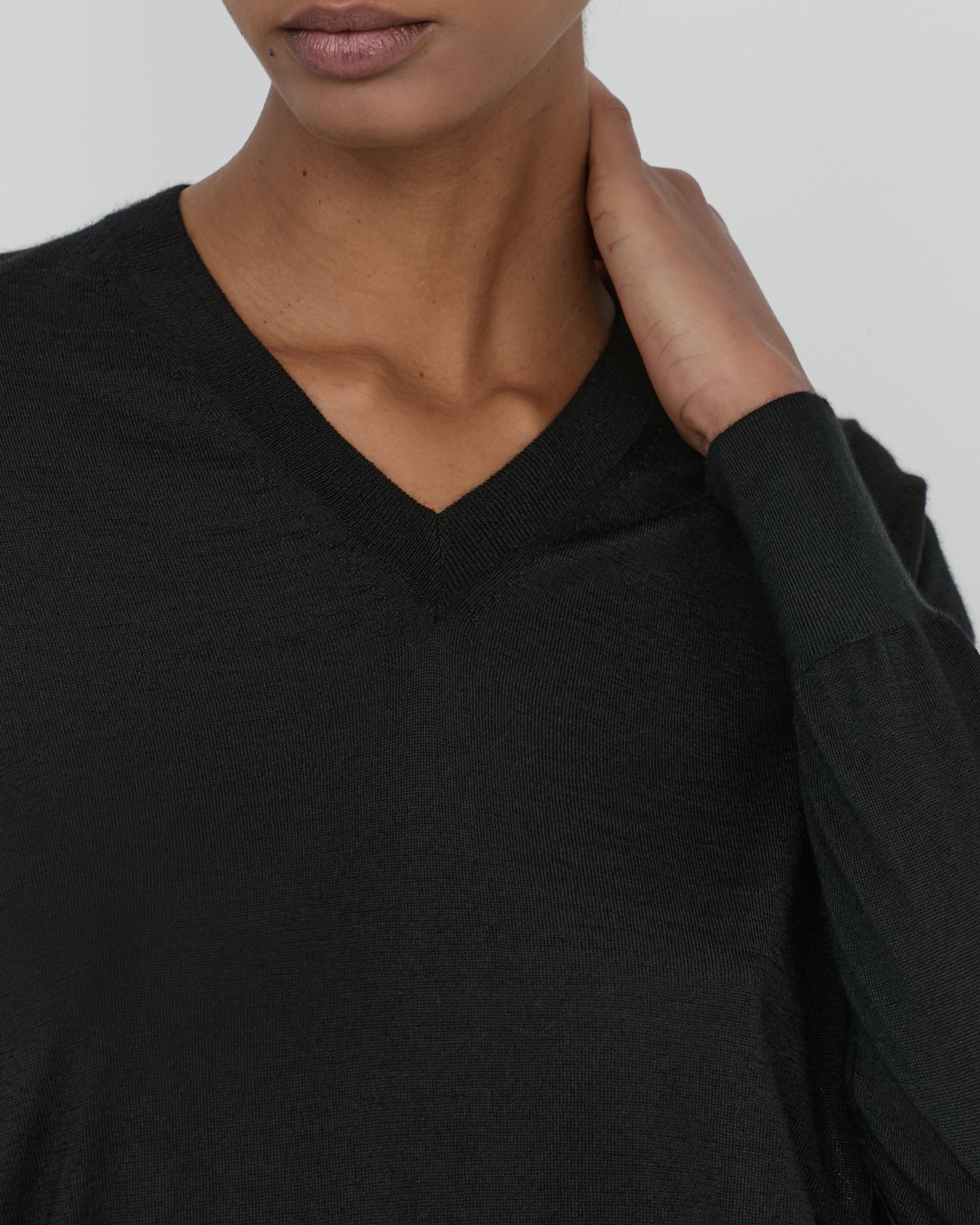 Cosima V-Neck Black