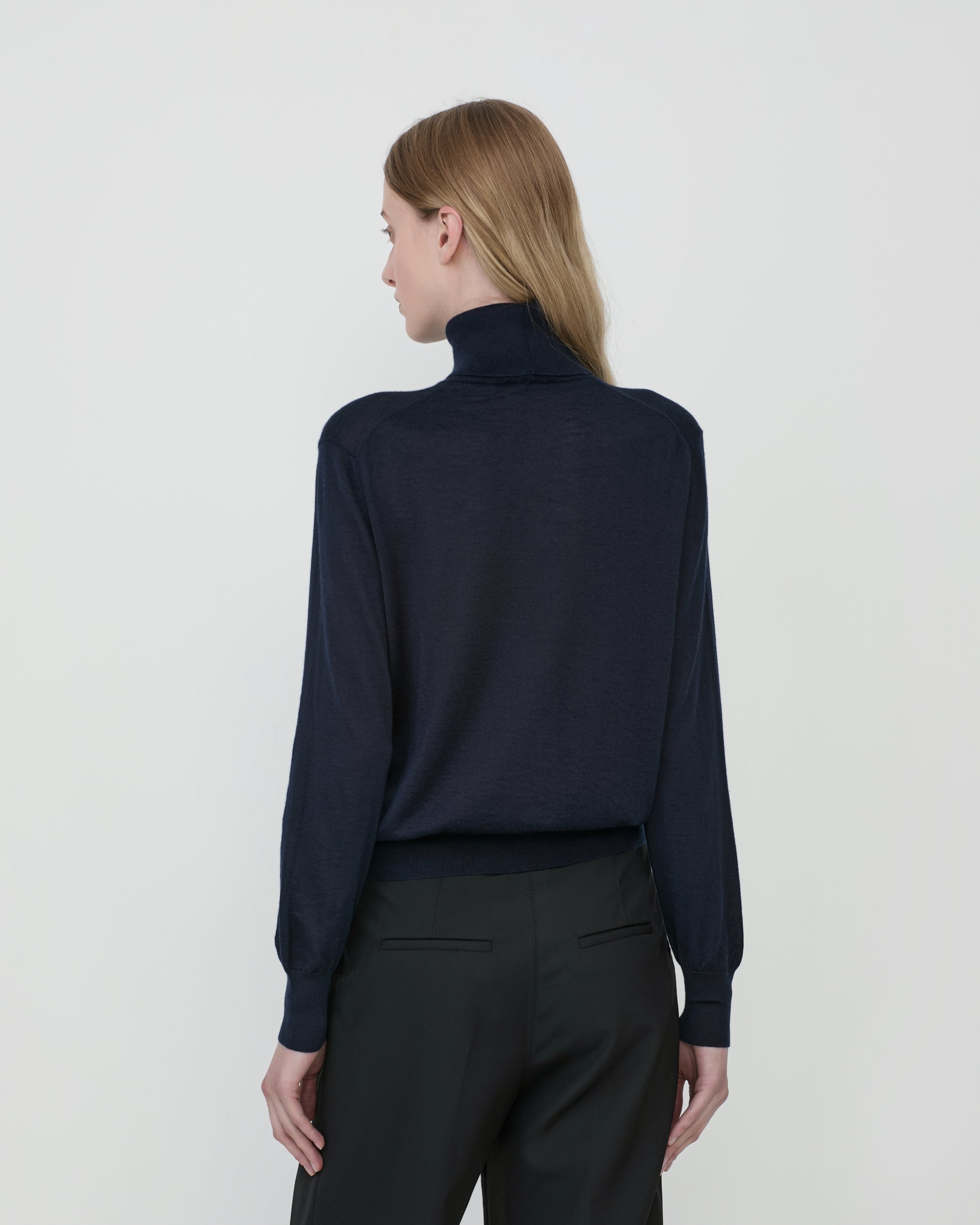 Pax Turtleneck Navy